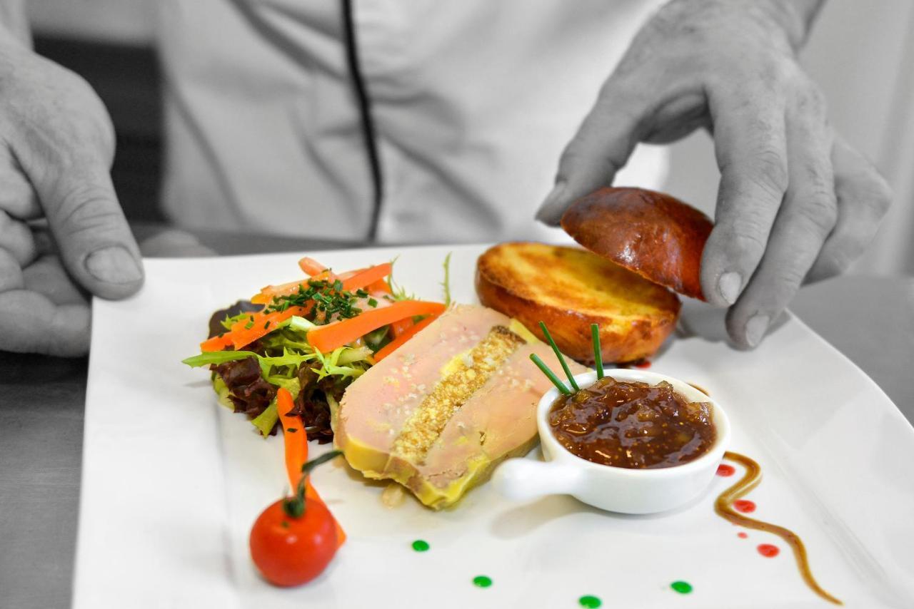 Logis Hotel Restaurant Berry Relais Neuvy-Pailloux Exterior photo